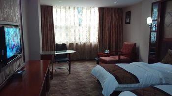Tengyi Grand Hotel Kunming Esterno foto